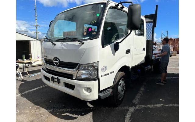 2015 Hino 195DC Flatbed Truck