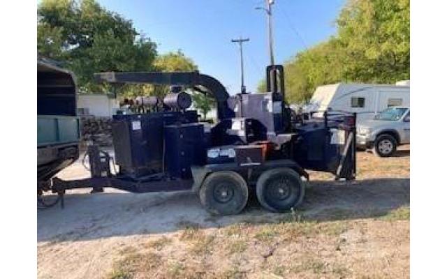 1999 Bandit 280XP Towable Woodchipper + 1995 Ford F800 Chipper Truck Package Deal 