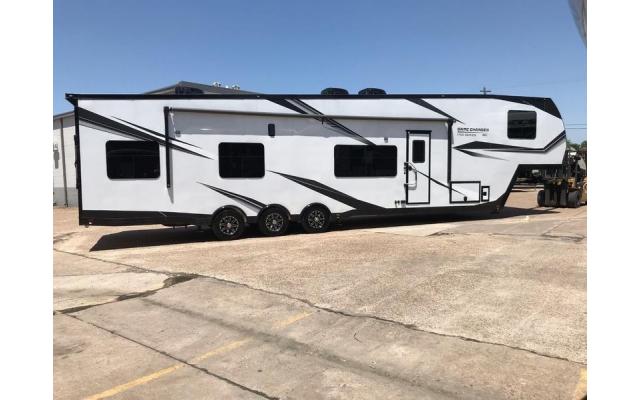 2021 ATC Game Changer Pro Series 4528 Fifth Wheel RV For Sale In Thorndale, Texas 76577