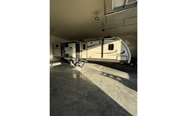 2017 CrossRoads Sunset Trail Super Lite 320BH Travel Trailer for Sale In Covington, Tennessee 38019