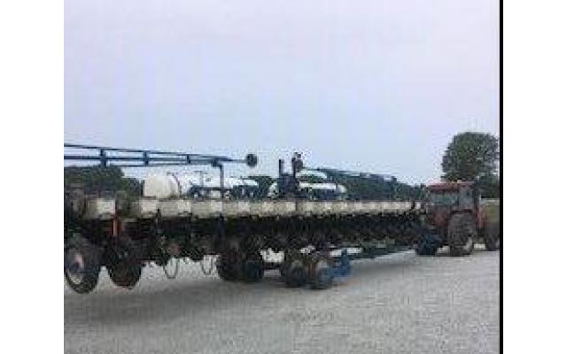 2005 Kinze 3600 16 Row Planter For Sale In Peru, Indiana 4697