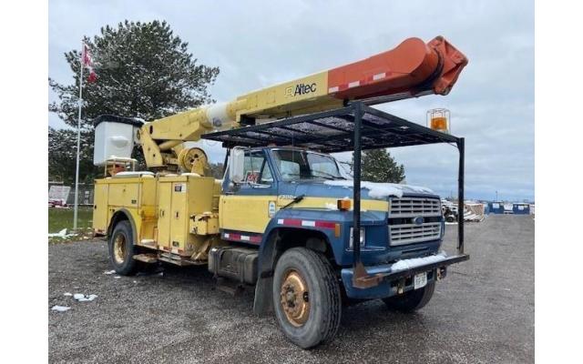 Altec AM600H Mounted On 1993 Ford F800 Bucket Truck For Sale In Tavistock, Ontario, Canada N0B 2R0