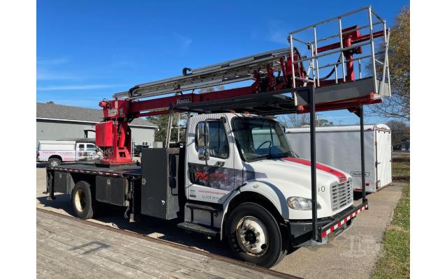2006 Freightliner Business Class M2 Sign Crane Truck For Sale In Grand Rapids, Michigan 49548