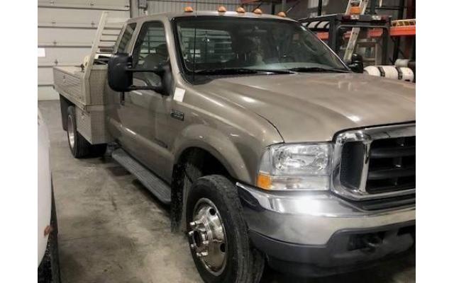 2003 Ford F550 Extended Cab Pickup